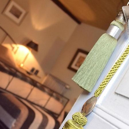 Le Petit Chou Hotel Entraygues-sur-Truyère Екстериор снимка